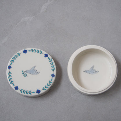 14　絵付ふたもの丸型(はと) | 井川絢子