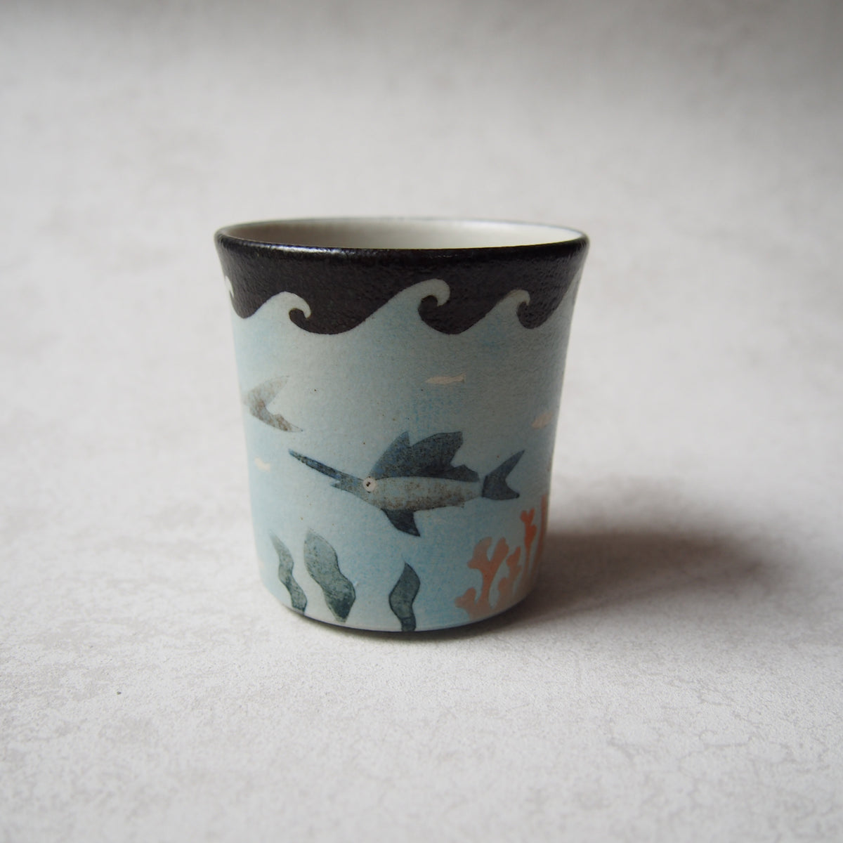 23-2　トールリーフカップ海のなかま | はるな陶芸工房