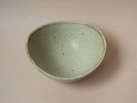 黄粉引　タマゴ鉢　小