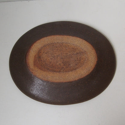 １４．ダ円皿（大）茶