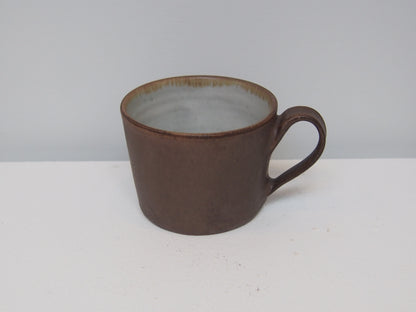 １．コーヒーカップ　茶
