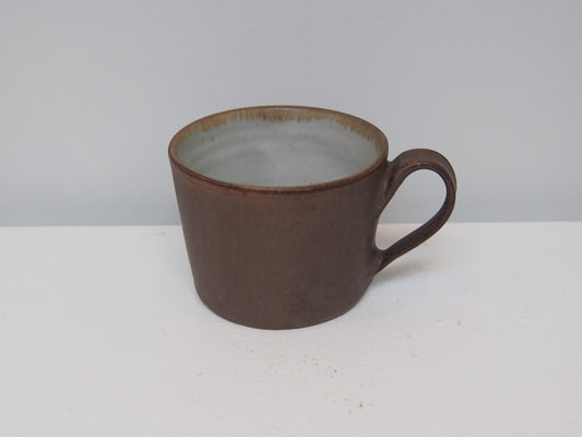 １．コーヒーカップ　茶