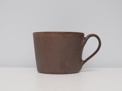 １．コーヒーカップ　茶