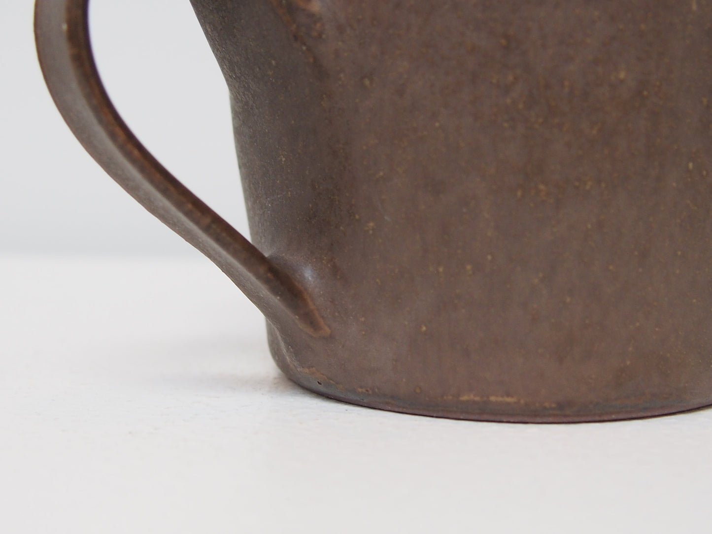 １．コーヒーカップ　茶