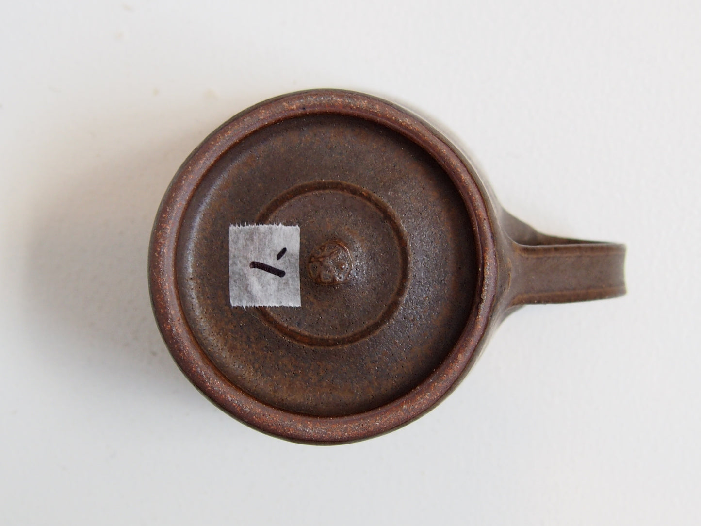 １．コーヒーカップ　茶