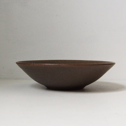１７．六寸浅鉢　茶