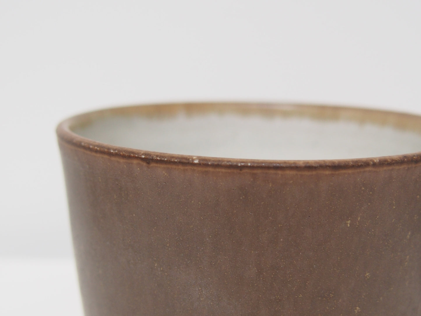 ２．マグカップ（中）茶