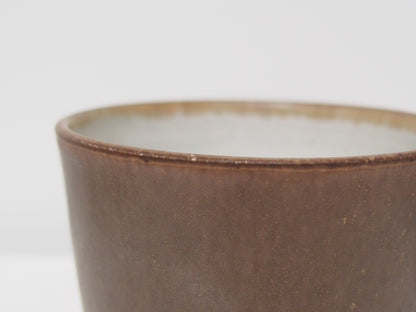 ２．マグカップ（中）茶