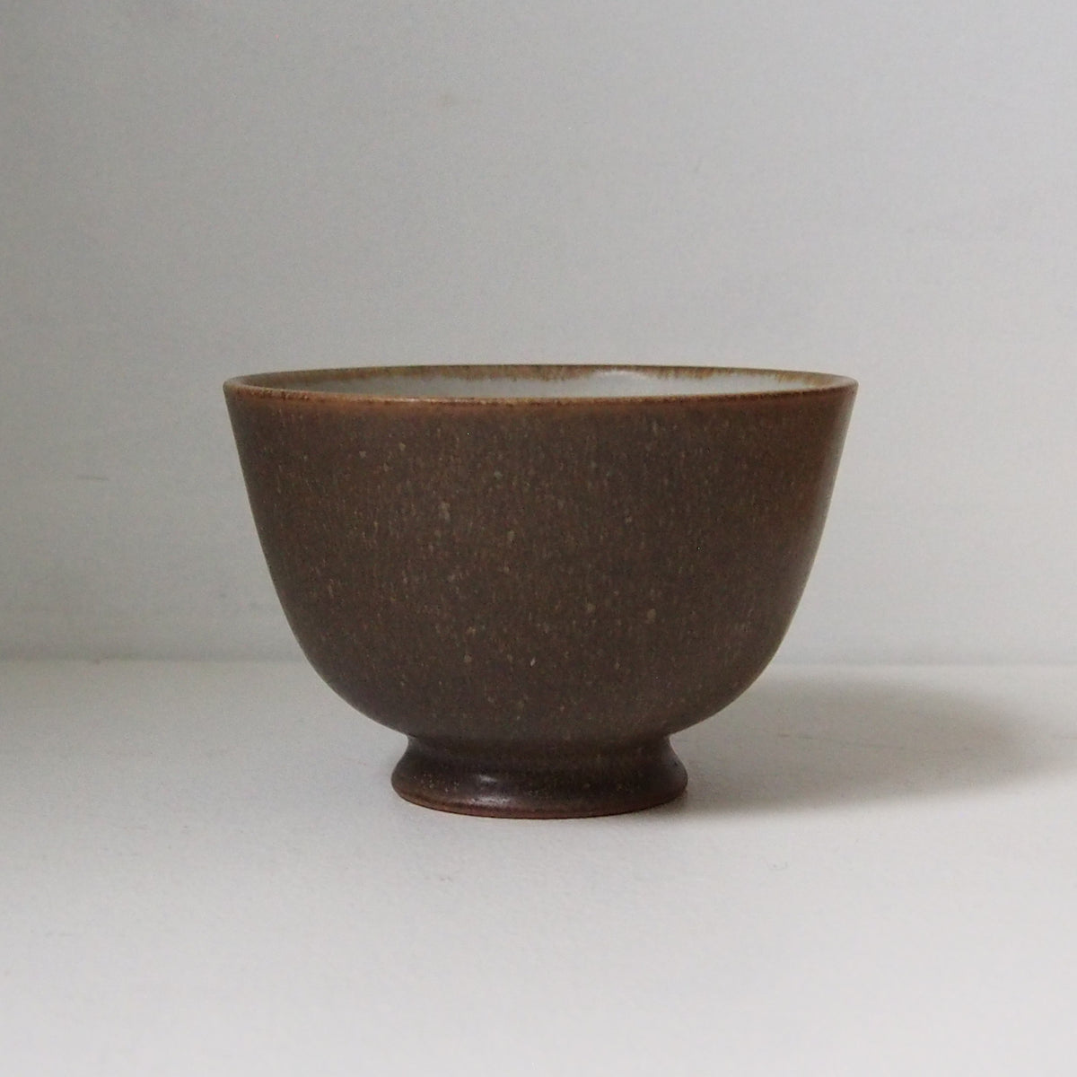 １８．小どんぶり　茶