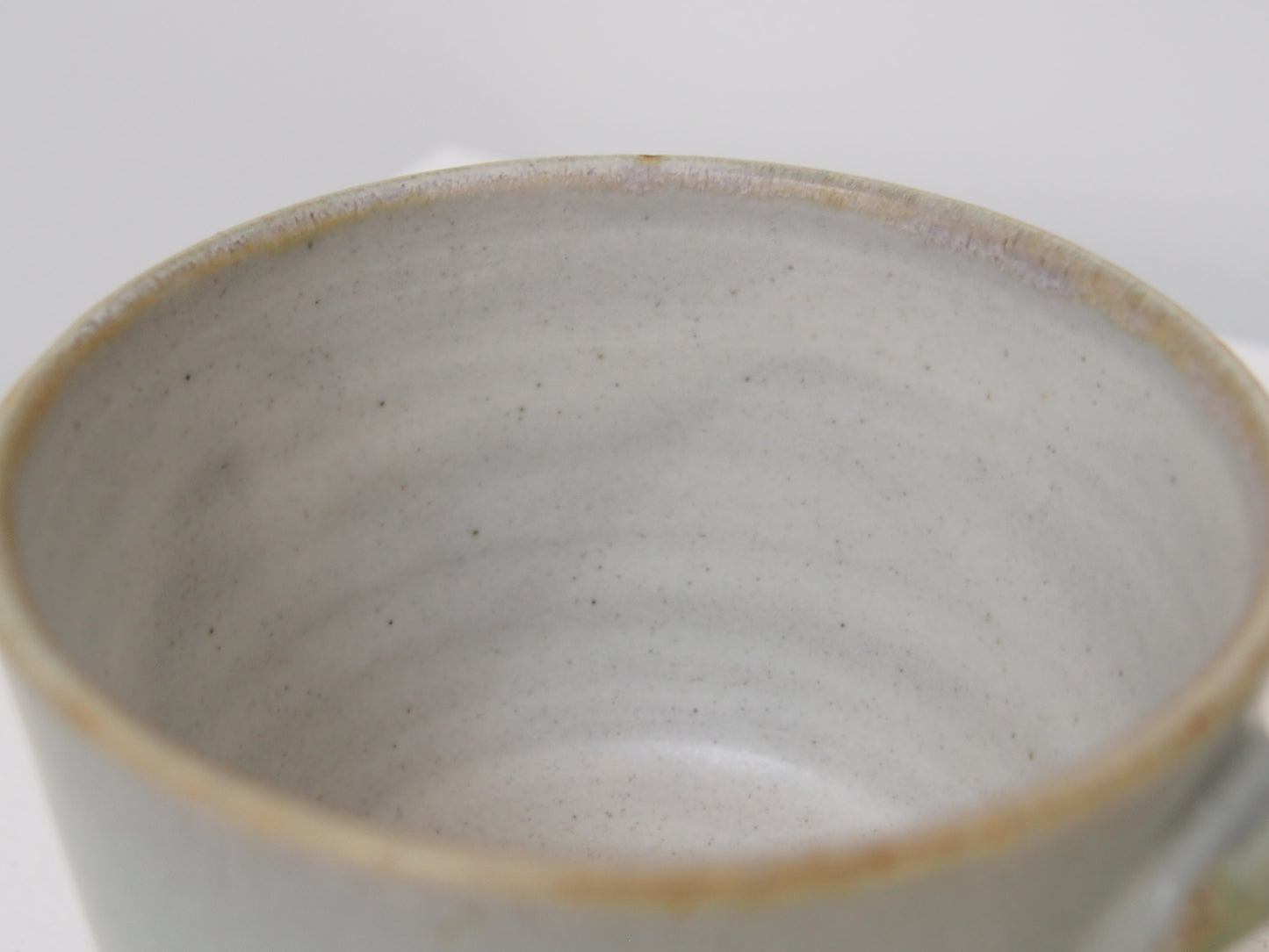 ２．マグカップ（中）グレー