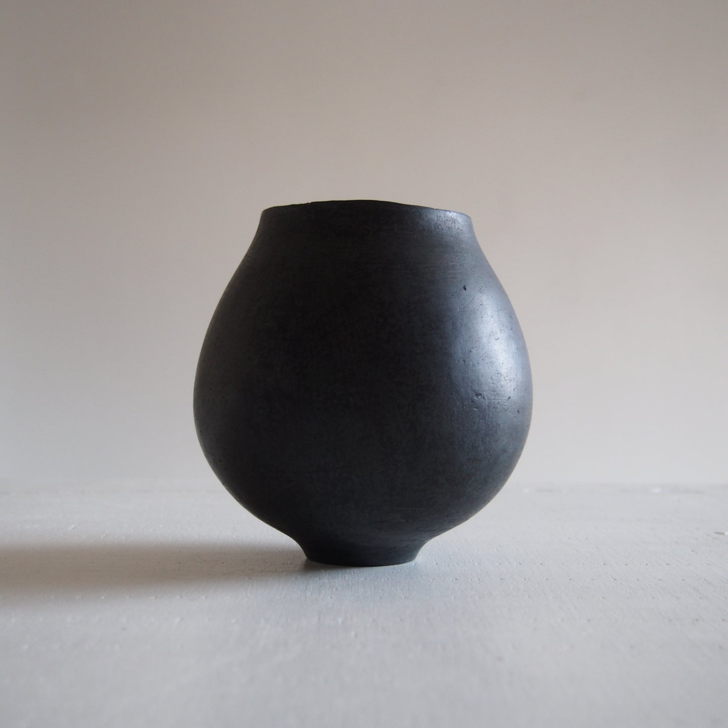 35 KURO 花器 | 小野澤 弘一