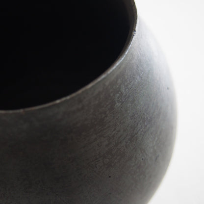 35 KURO 花器 | 小野澤 弘一