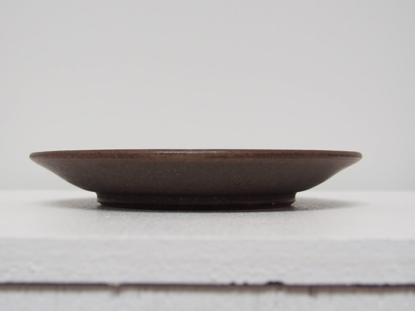 ５．五寸リム皿　茶
