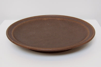 ６．七寸リム皿　茶