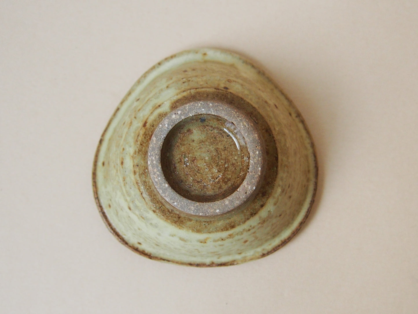 黄粉引　おにぎり鉢