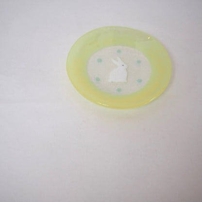 27　お座りうさぎ豆皿 | 石塚悠