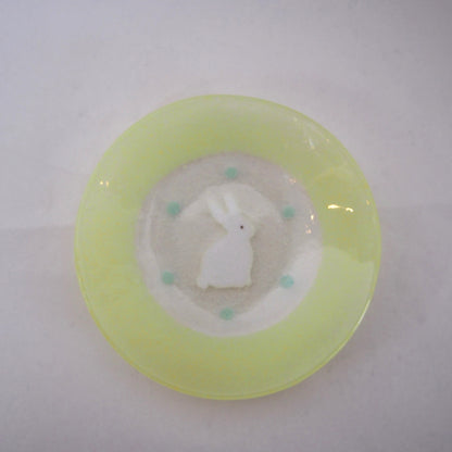 27　お座りうさぎ豆皿 | 石塚悠