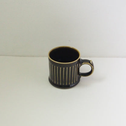 9　茶青磁マグカップ（小） | 横尾聡