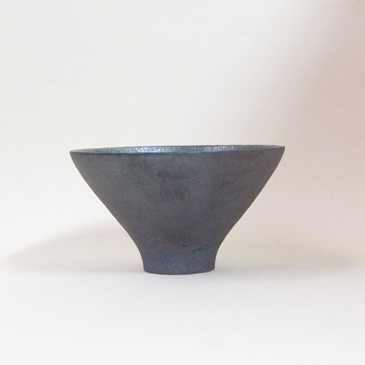 黒灰釉深鉢