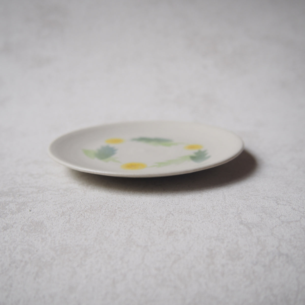 80-2　4寸皿　タンポポ | はるな陶芸工房