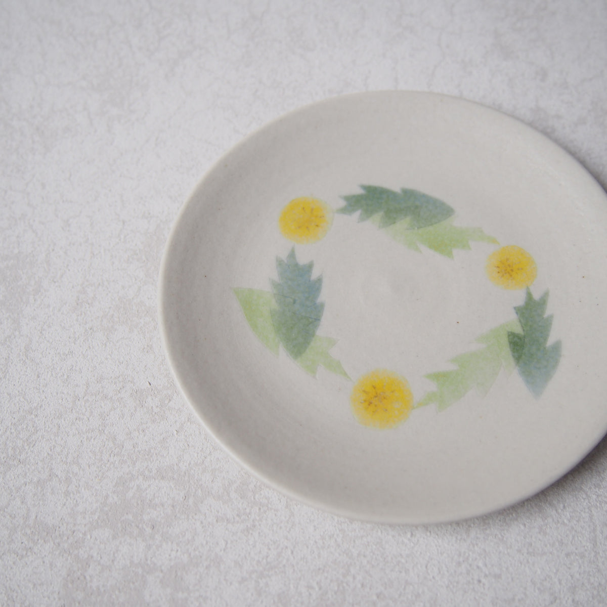 80-2　4寸皿　タンポポ | はるな陶芸工房