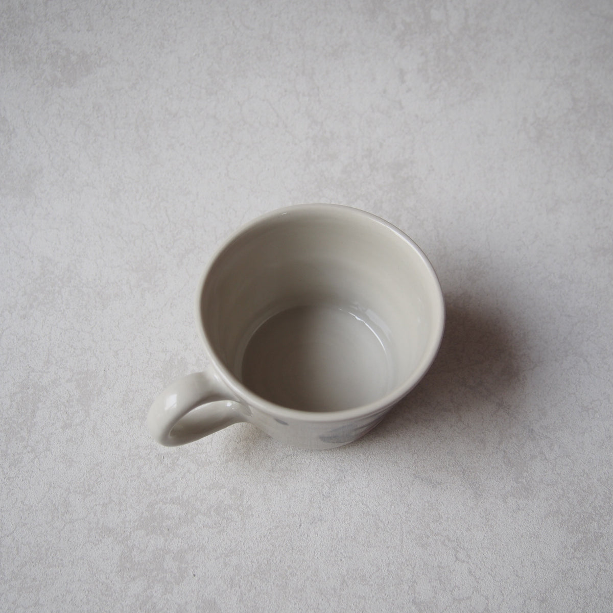 111　マグカップ　木とリス | はるな陶芸工房