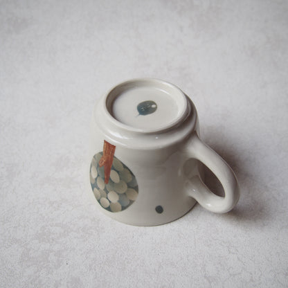 111　マグカップ　木とリス | はるな陶芸工房