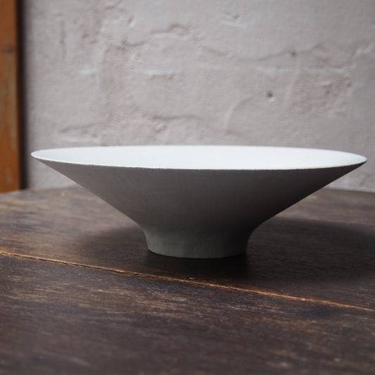 15　白釉中平鉢  | 田代倫章