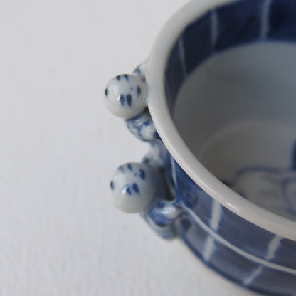 2　染付唐子風呂覗き酒吞 | 新道工房