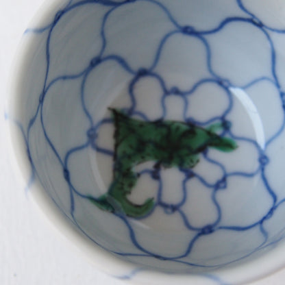 1　色染付唐子網覗き酒呑 | 新道工房