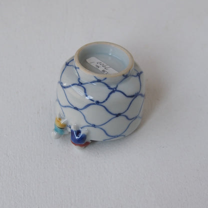 1　色染付唐子網覗き酒呑 | 新道工房