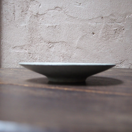 31　灰釉平鉢  | 田代倫章