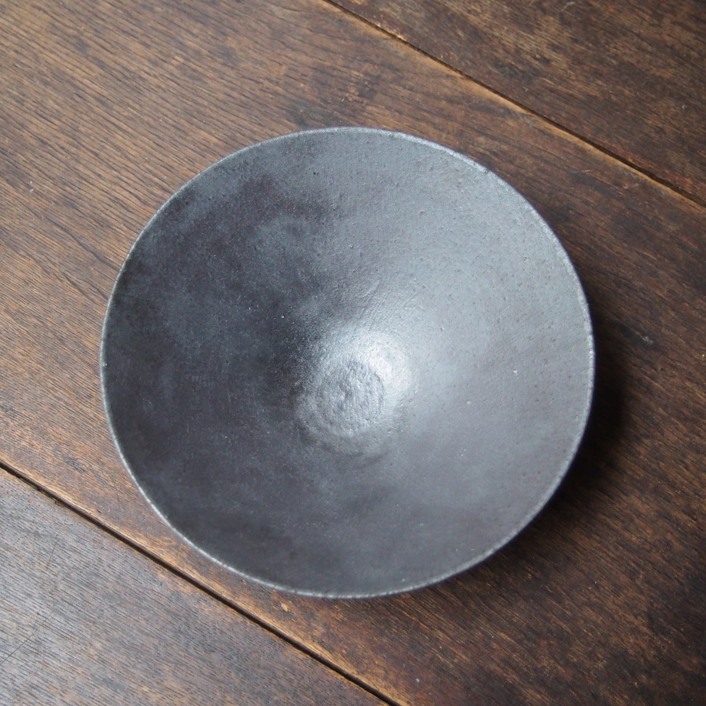 34　黒灰中鉢  | 田代倫章