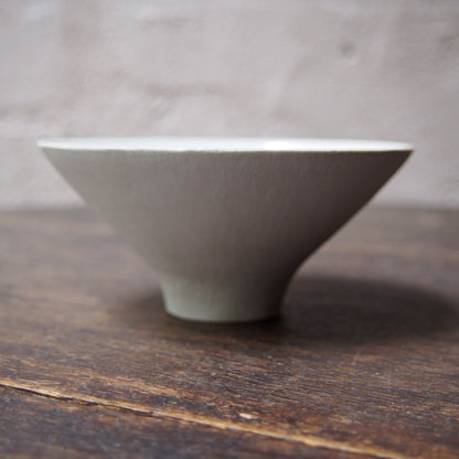 42　カシ灰釉飯碗 | 田代倫章