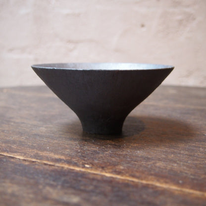 54　黒灰釉飯碗  | 田代倫章