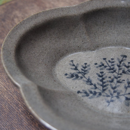 1 鍔縁木瓜皿M（呉須絵） | 加藤舞