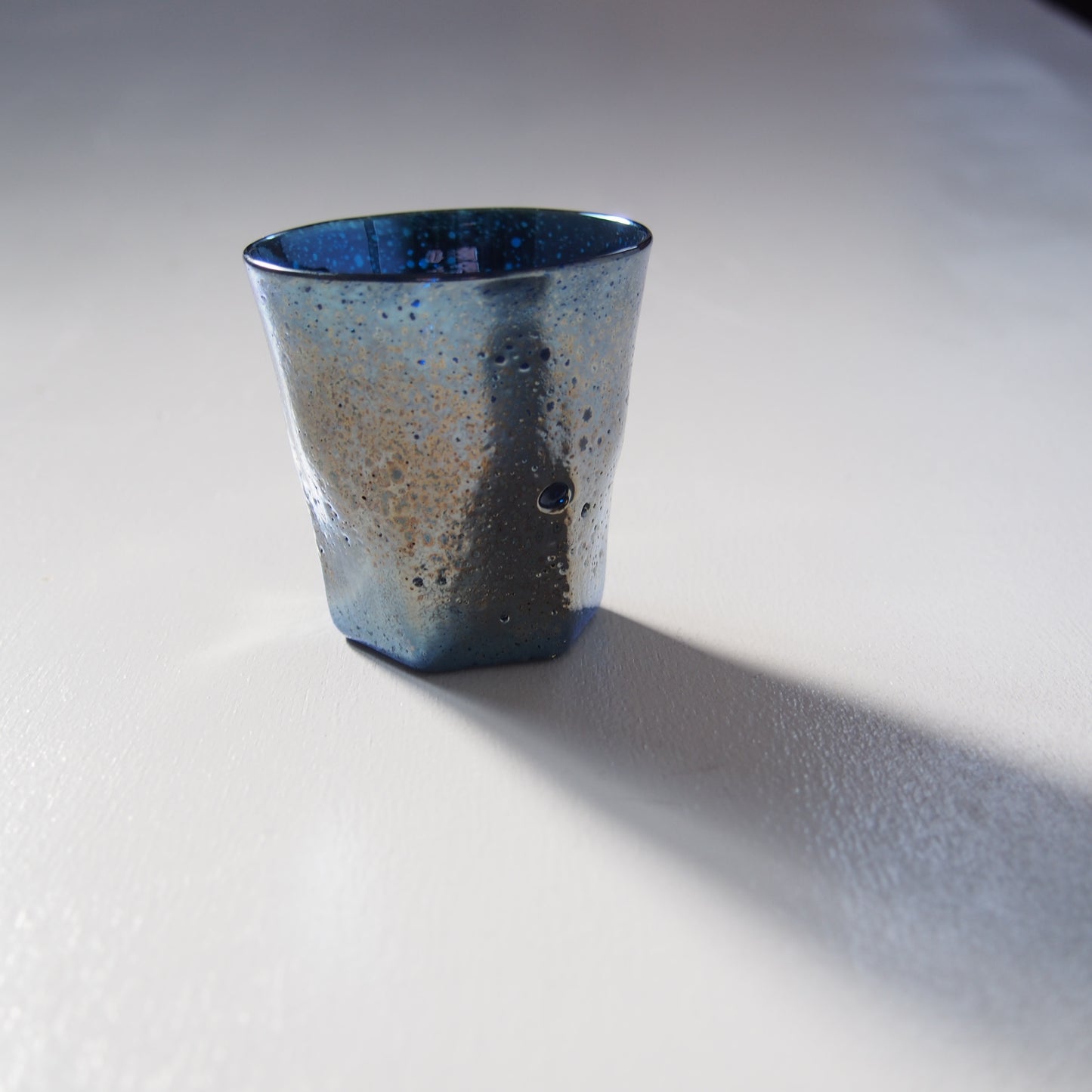 em-7-1　Extra Meteor-六角ｸﾞﾗｽ-（青） | 吉岡　星