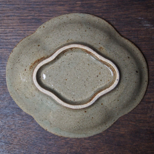 4 鍔縁木瓜皿S（鉄絵並白釉） | 加藤舞