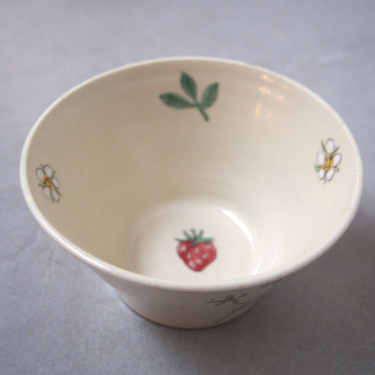 14　イチゴ鉢 | 古賀智織