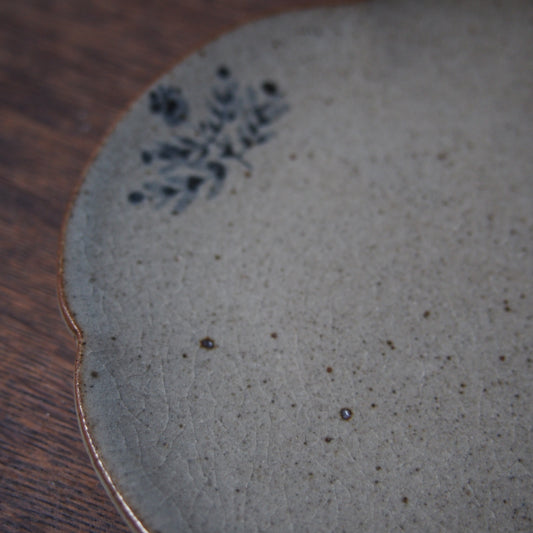 14 輪花オーバルM（呉須絵） | 加藤舞