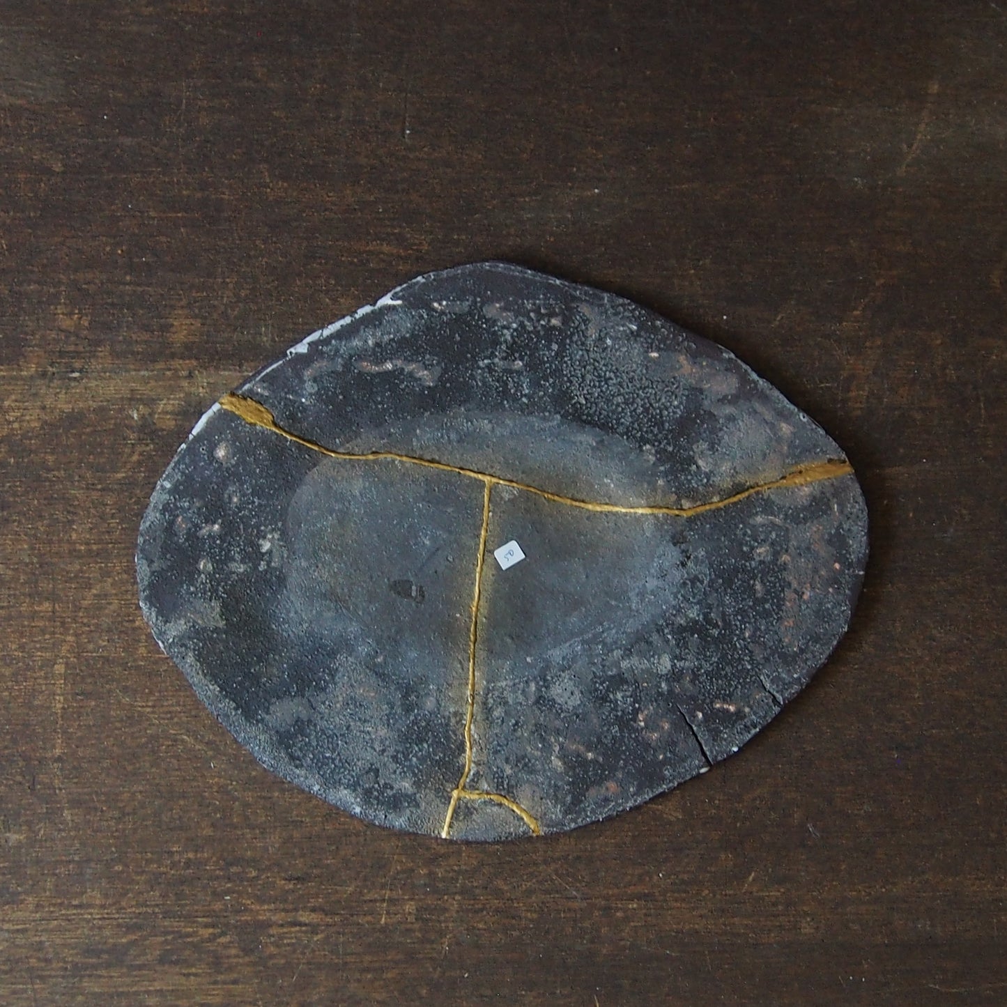 50 flat plate 炭化（金継ぎ/漆） | 紫蓮