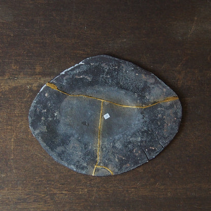 50 flat plate 炭化（金継ぎ/漆） | 紫蓮