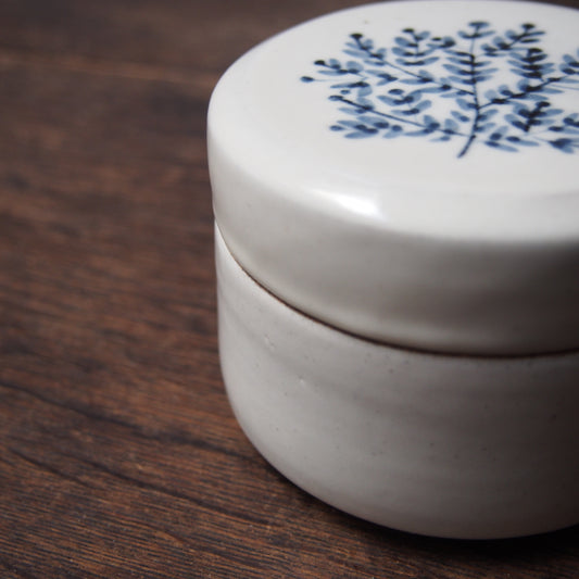 29 蓋物3寸（染付） | 加藤舞