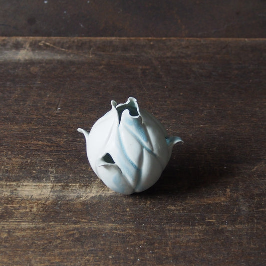72 蕾vase | 紫蓮