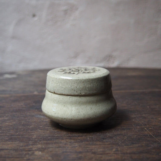 32 蓋物2寸（鉄絵） | 加藤舞