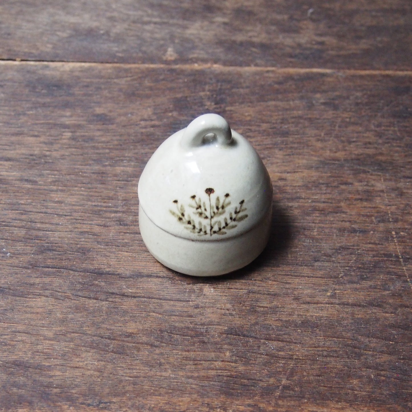 33 蓋物2寸（鉄絵並白釉） | 加藤舞