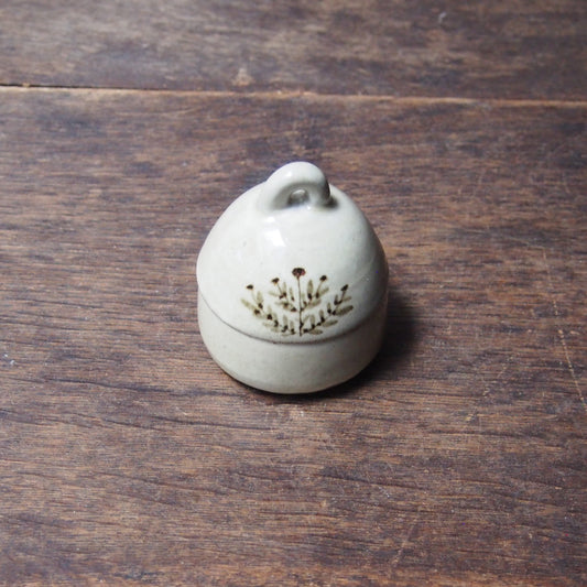 33 蓋物2寸（鉄絵並白釉） | 加藤舞