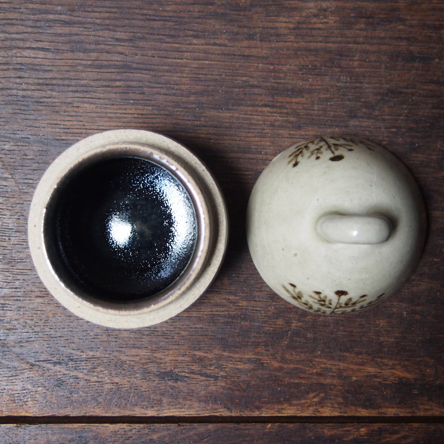 33 蓋物2寸（鉄絵並白釉） | 加藤舞