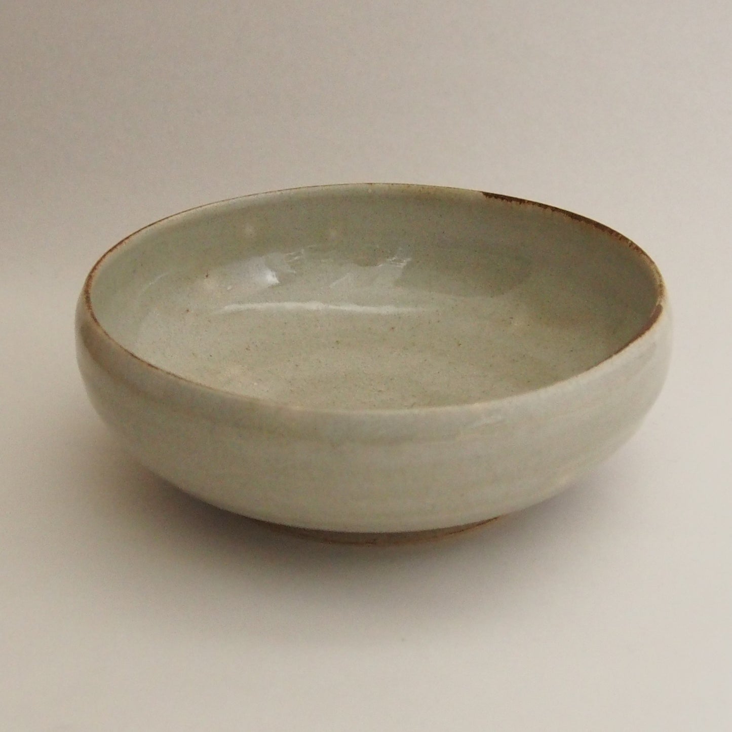 平丸鉢　粉引