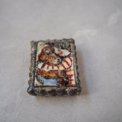 54　 小物･切手画3 抱きクマ | 黒木杏子